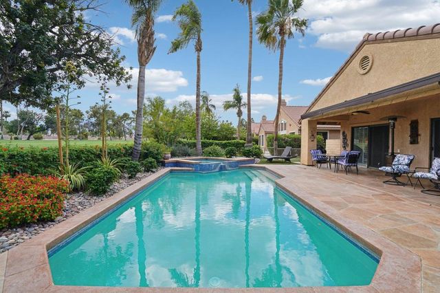 39985 Sweetwater Drive, Palm Desert, CA 92211