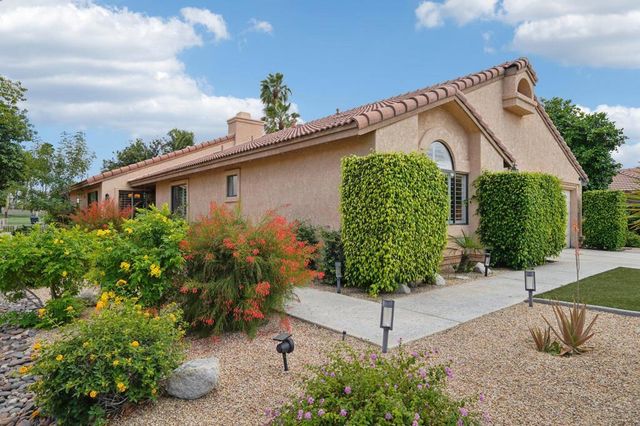 39985 Sweetwater Drive, Palm Desert, CA 92211