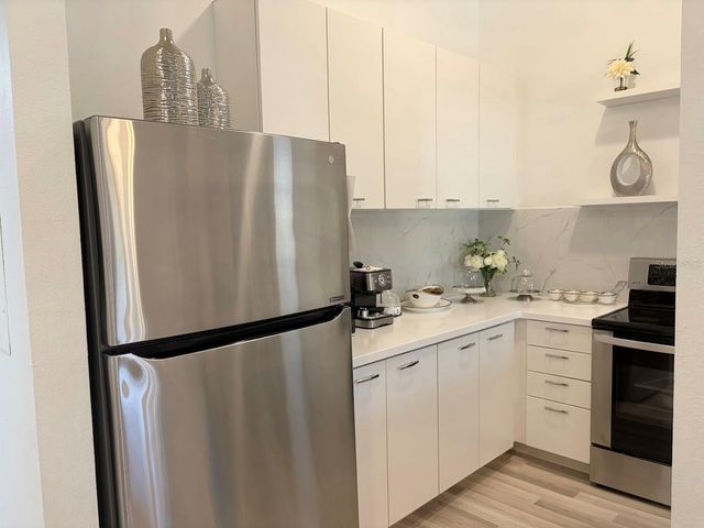 2511 HAMMOCK COURT 2511, Clearwater, FL 33761