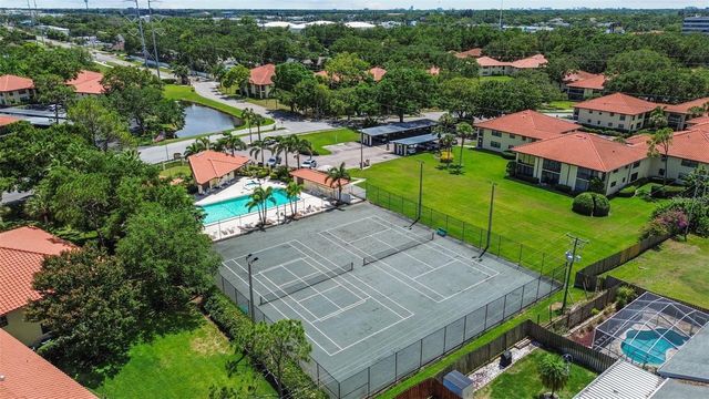 2511 HAMMOCK COURT 2511, Clearwater, FL 33761