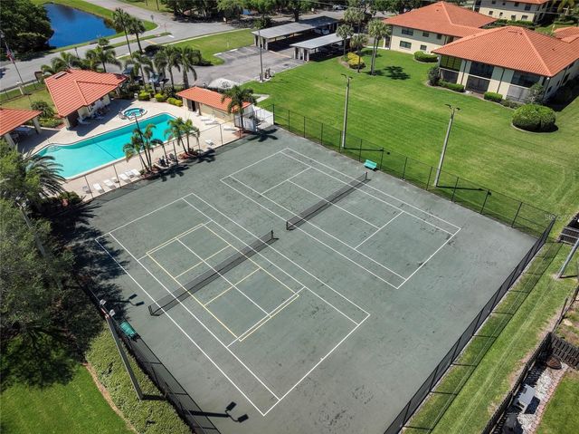 2511 HAMMOCK COURT 2511, Clearwater, FL 33761