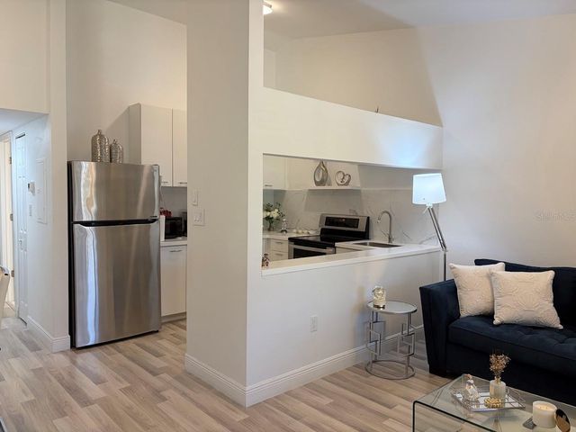 2511 HAMMOCK COURT 2511, Clearwater, FL 33761