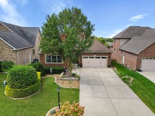 10400 Doubletree Drive S, Crown Point, IN 46307