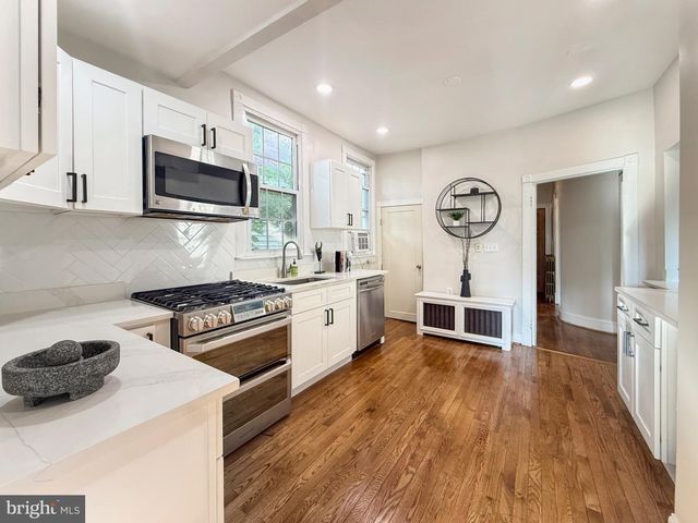 3216 18TH ST NE, Washington, DC 20018