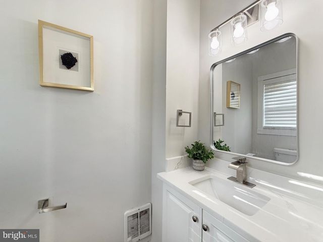 3216 18TH ST NE, Washington, DC 20018