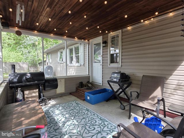 4 CAROLEE DR, Dover, DE 19901