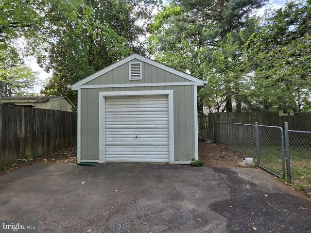 4 CAROLEE DR, Dover, DE 19901