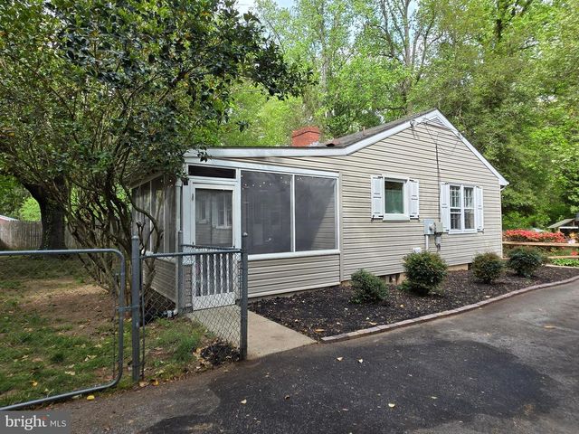 4 CAROLEE DR, Dover, DE 19901