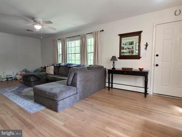 4 CAROLEE DR, Dover, DE 19901