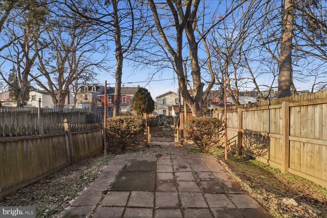 819 E MARION ST, Lancaster, PA 17602