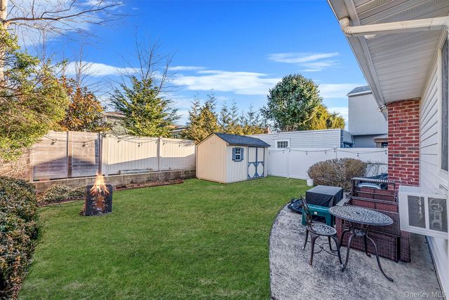 425 Jackson Street, Oceanside, NY 11572