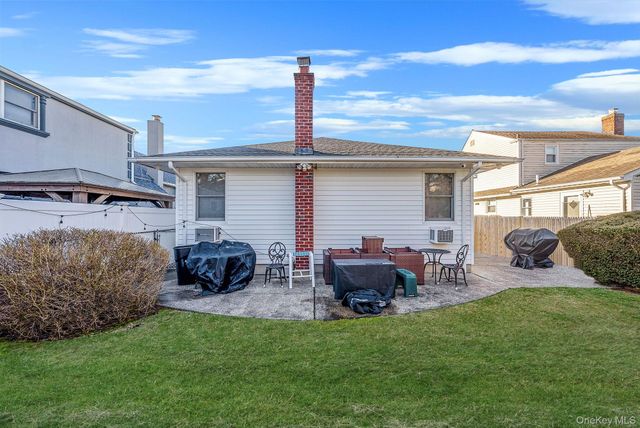 425 Jackson Street, Oceanside, NY 11572