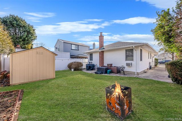 425 Jackson Street, Oceanside, NY 11572