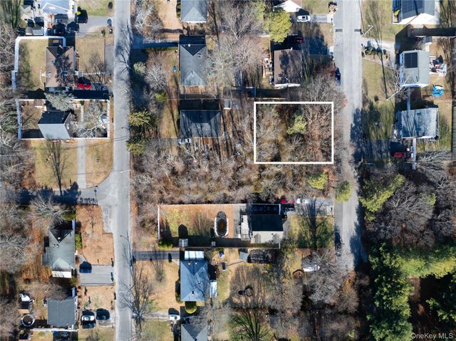 Maple Avenue, Bellport, NY 11713