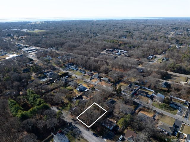 Maple Avenue, Bellport, NY 11713