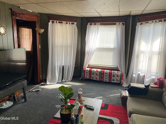 1228 Crane Street, Schenectady, NY 12303