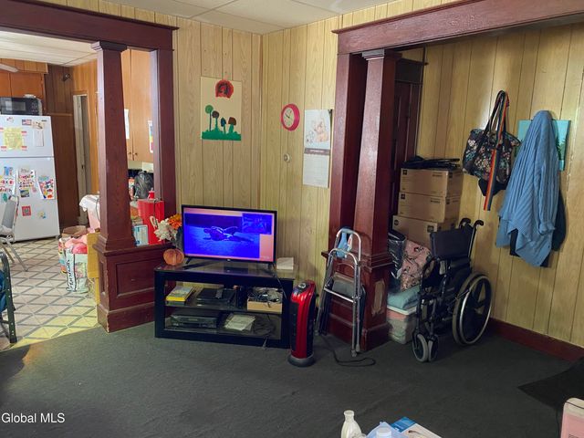 1228 Crane Street, Schenectady, NY 12303