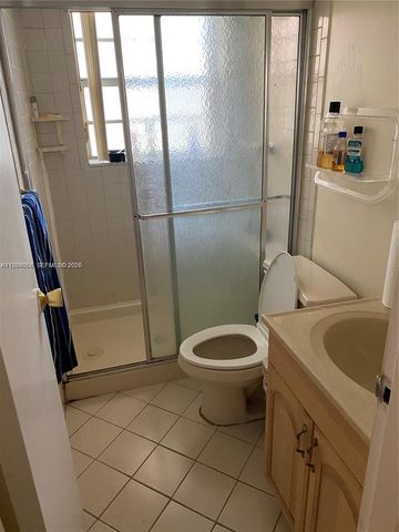 1035 Country Club Dr 104, Margate, FL 33063