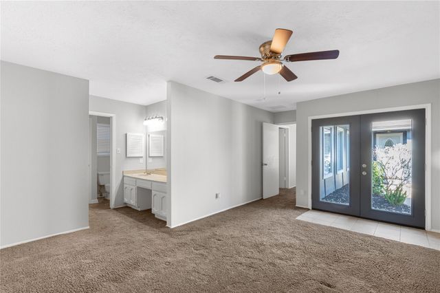 442 N Compass Rose Circle, Crosby, TX 77532