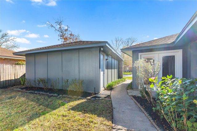 442 N Compass Rose Circle, Crosby, TX 77532