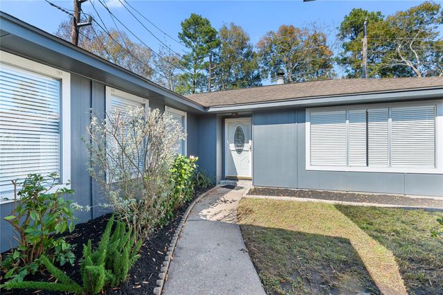 442 N Compass Rose Circle, Crosby, TX 77532