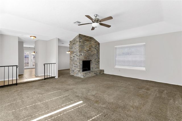 442 N Compass Rose Circle, Crosby, TX 77532