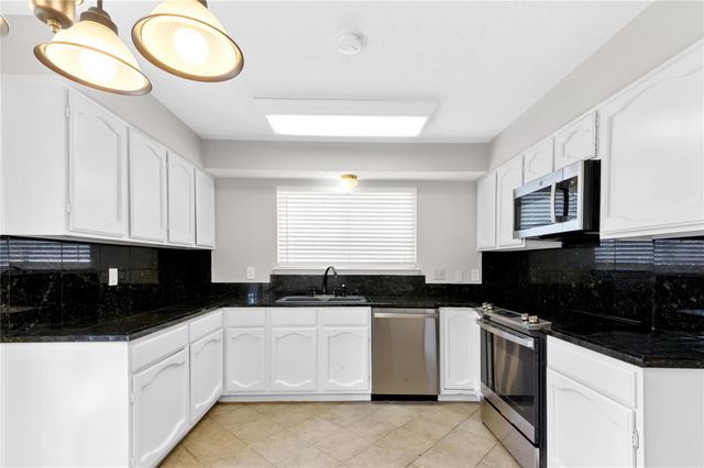 442 N Compass Rose Circle, Crosby, TX 77532