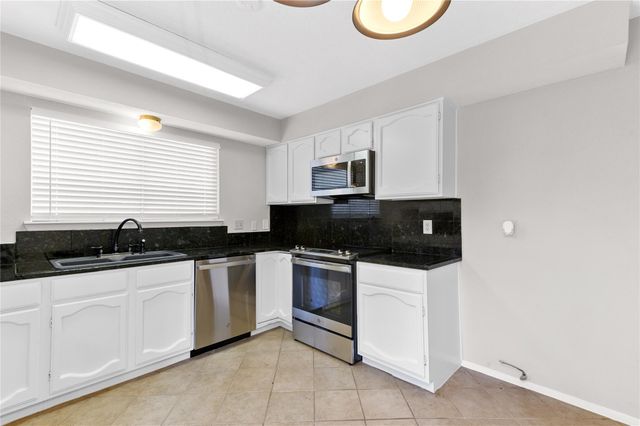 442 N Compass Rose Circle, Crosby, TX 77532