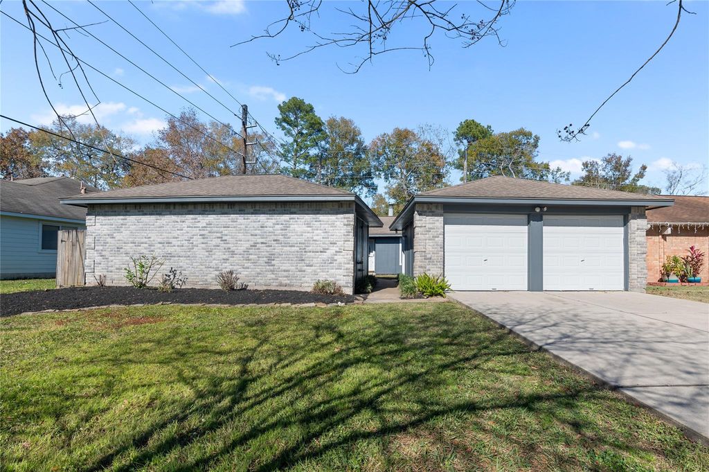 442 N Compass Rose Circle, Crosby, TX 77532