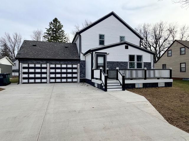 120 W Okabena Street, Worthington, MN 56187