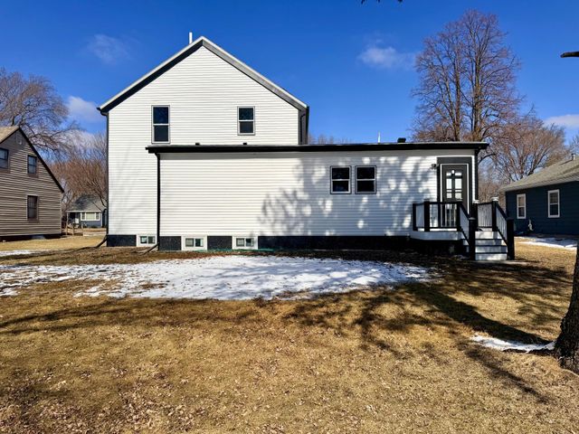 120 W Okabena Street, Worthington, MN 56187