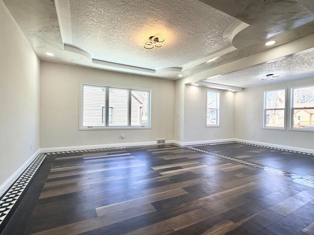 120 W Okabena Street, Worthington, MN 56187