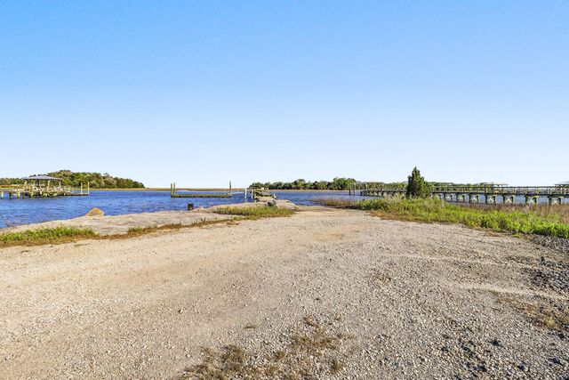 708 Donnelly Corner Drive, Awendaw, SC 29429