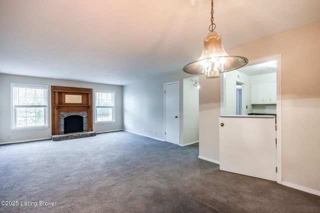 8133 Lake Ave B9, Louisville, KY 40222