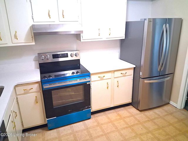 8133 Lake Ave B9, Louisville, KY 40222