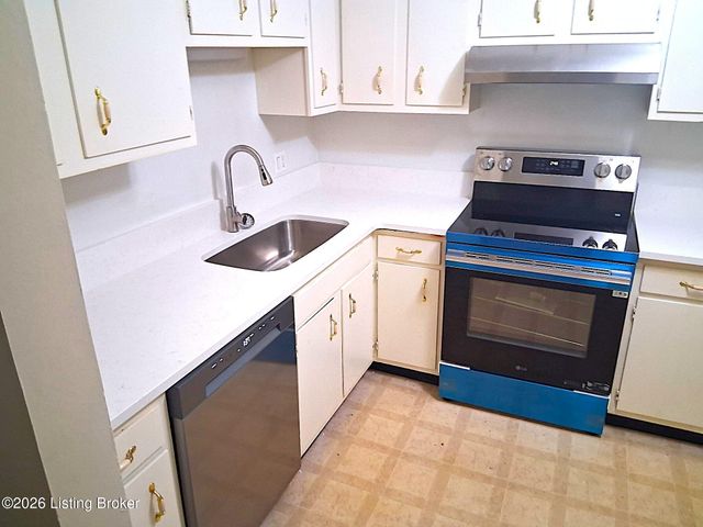 8133 Lake Ave B9, Louisville, KY 40222