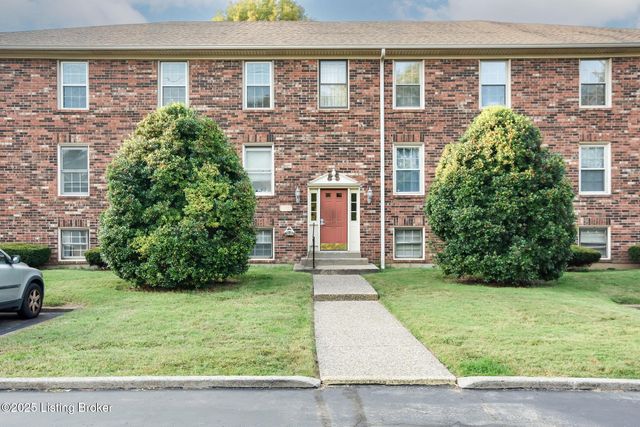 8133 Lake Ave B9, Louisville, KY 40222