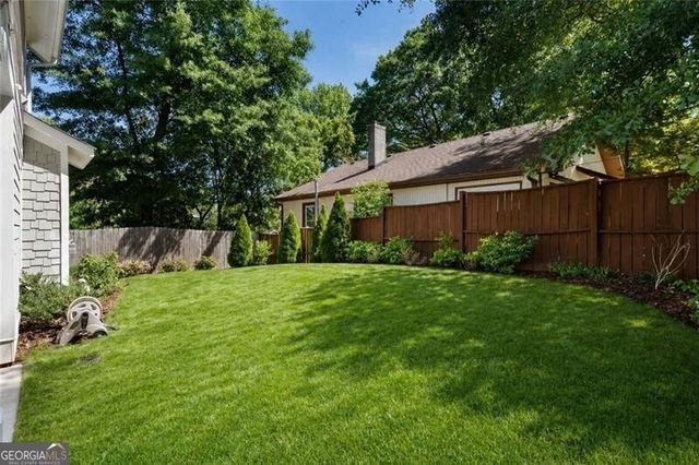 1053 Atlantic Drive NW B, Atlanta, GA 30318