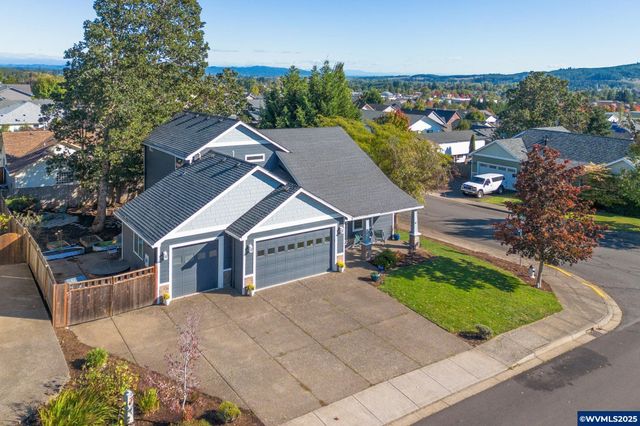 610 NW Hillcrest Dr, Dallas, OR 97338