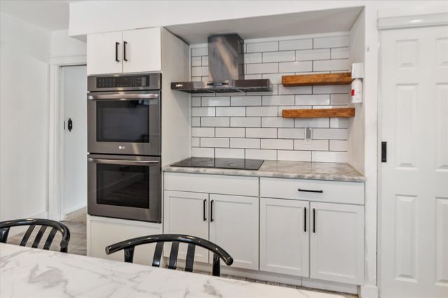 10431 Oneida Boulevard, Oak Park City, MI 48237