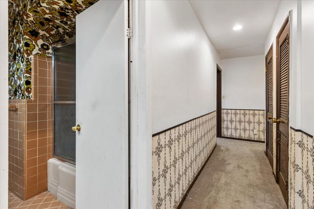 10431 Oneida Boulevard, Oak Park City, MI 48237