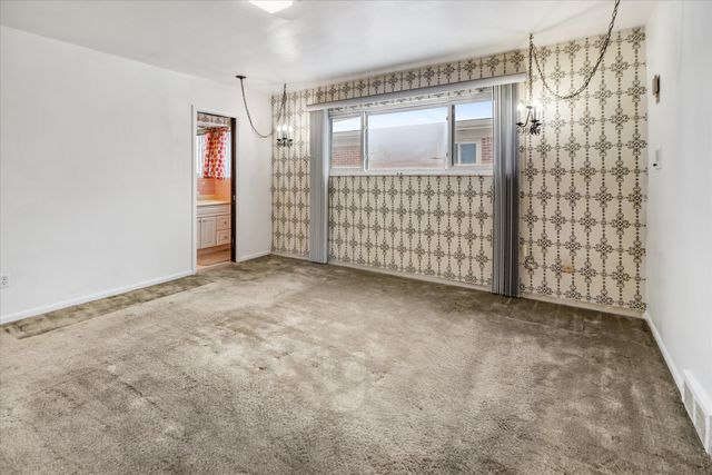 10431 Oneida Boulevard, Oak Park City, MI 48237