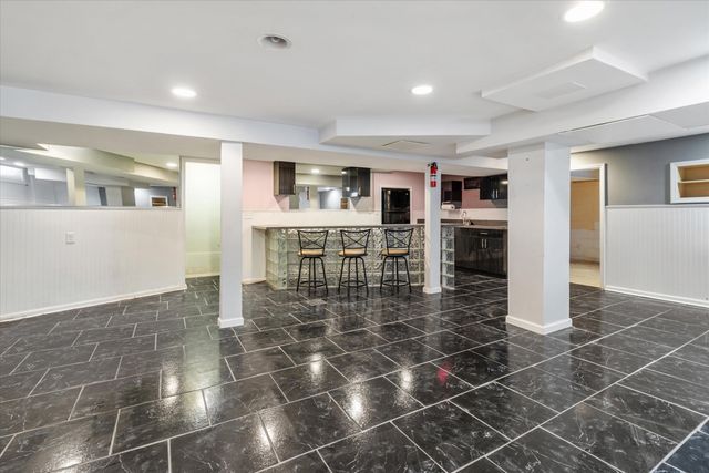 10431 Oneida Boulevard, Oak Park City, MI 48237