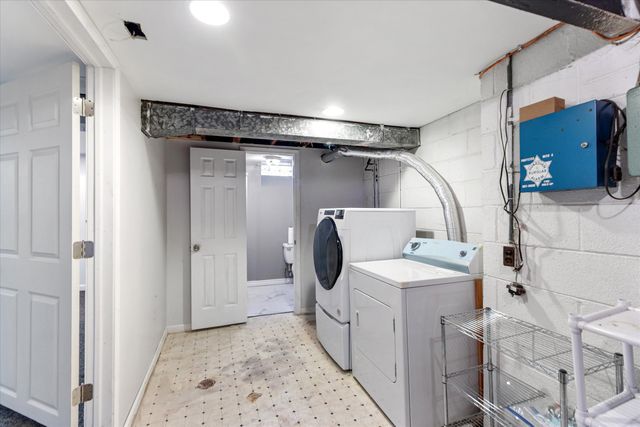 10431 Oneida Boulevard, Oak Park City, MI 48237