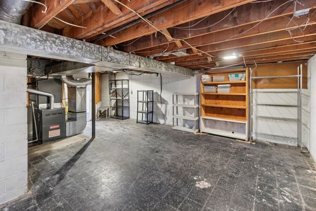 10431 Oneida Boulevard, Oak Park City, MI 48237