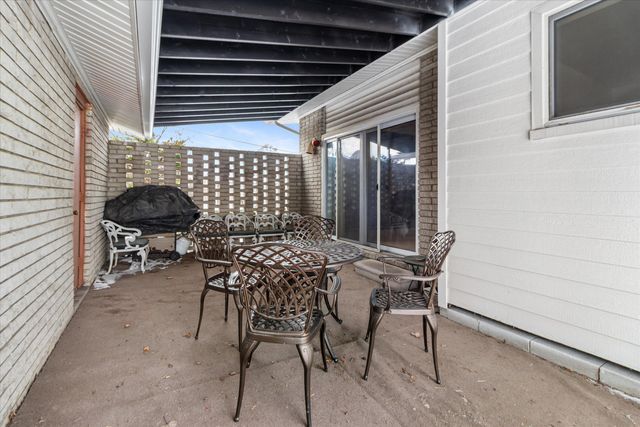 10431 Oneida Boulevard, Oak Park City, MI 48237