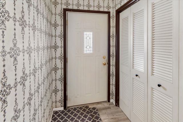 10431 Oneida Boulevard, Oak Park City, MI 48237