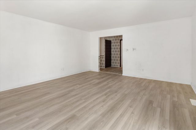 10431 Oneida Boulevard, Oak Park City, MI 48237