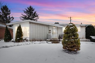 10431 Oneida Boulevard, Oak Park City, MI 48237