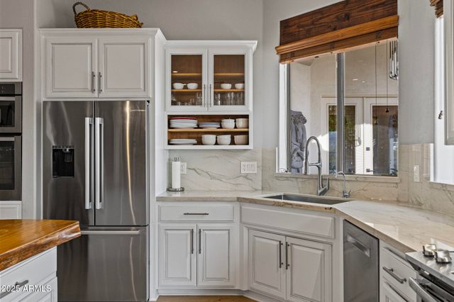 1500 N CRISMON Road, Mesa, AZ 85207